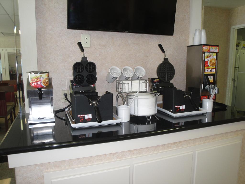 คอมฟอร์ต สวีท วิคเตอร์วิลล์ ไอ - 15 Hotel วิกเตอร์วิลล์ ภายนอก รูปภาพ